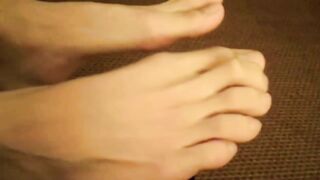 Xander Beckett - A Perfect Pair Of Feet (Part 1)