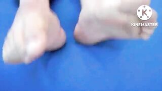 Xander Beckett Felix’s Relaxed Feet