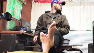 Guy gets his friend to show his bare feet