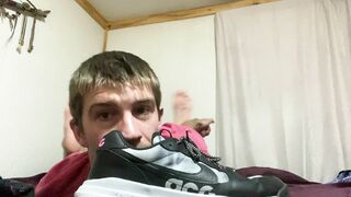 Sneaker Aromatherapy – Getting High on His Own Scent